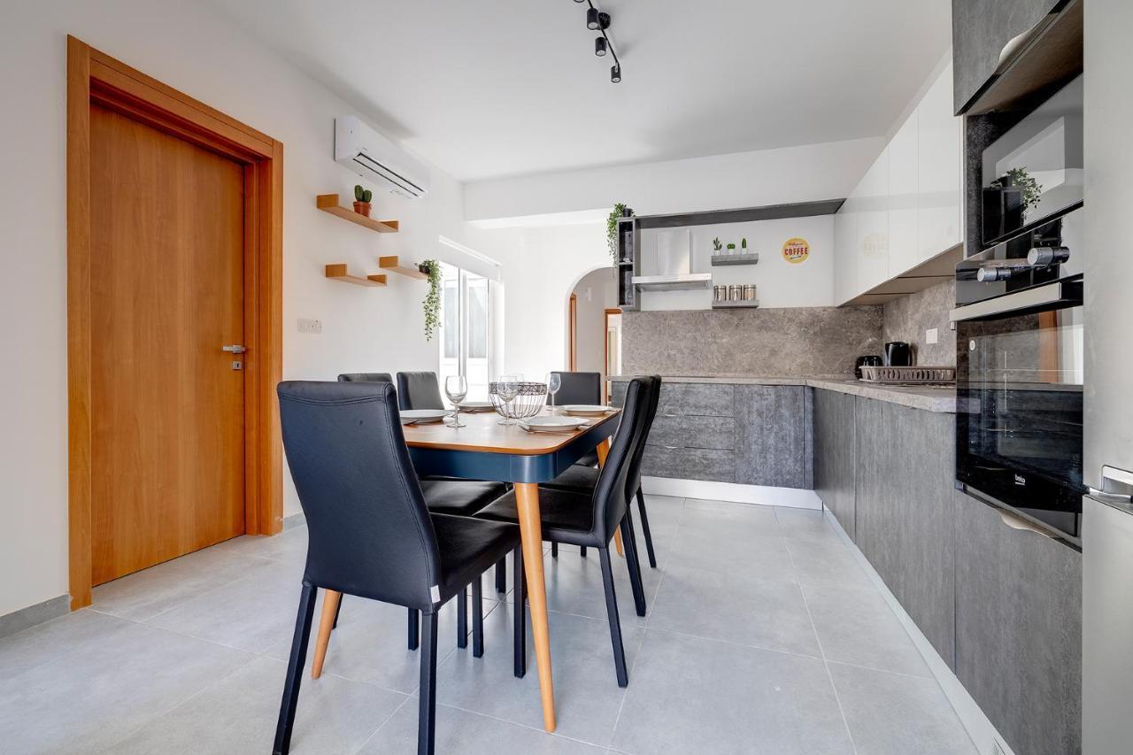 Central Sliema 3-Bedroom Retreat Dış mekan fotoğraf
