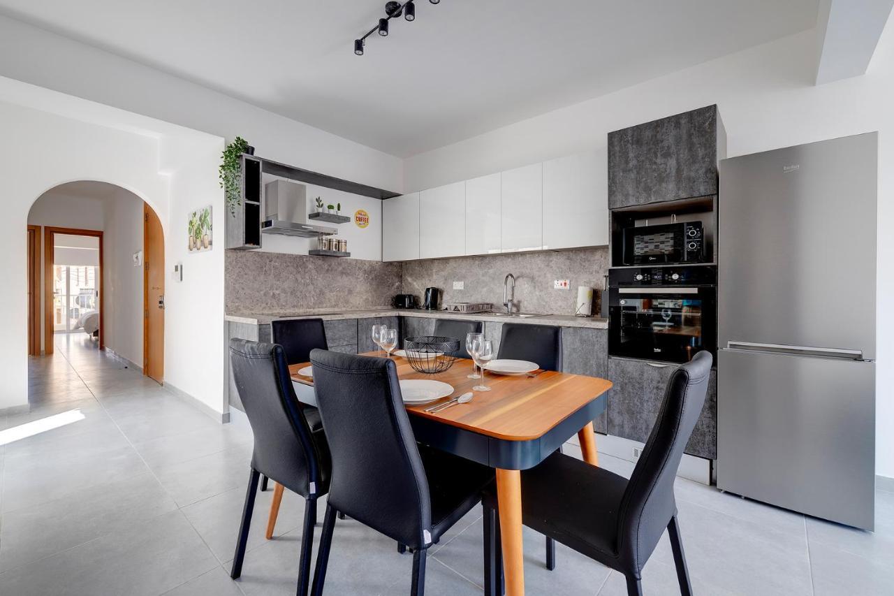 Central Sliema 3-Bedroom Retreat Dış mekan fotoğraf