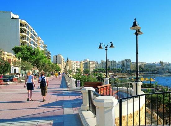 Central Sliema 3-Bedroom Retreat Dış mekan fotoğraf