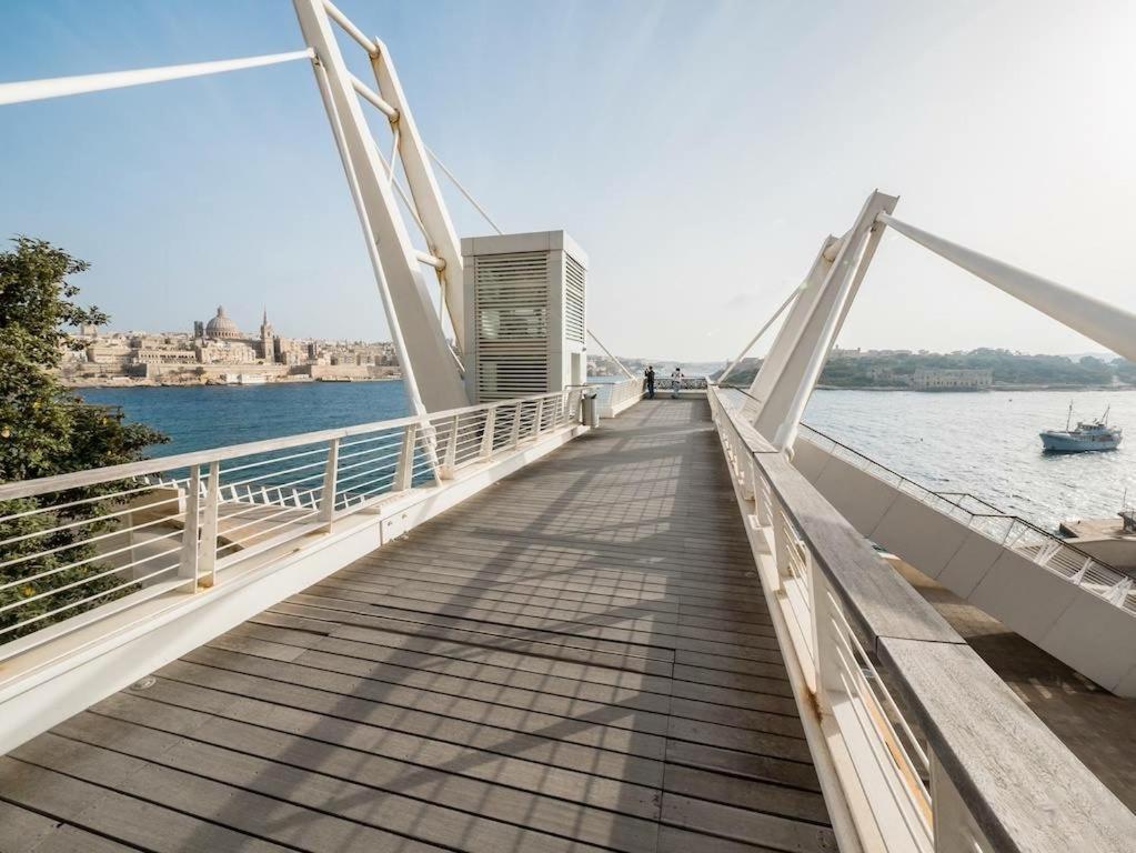 Central Sliema 3-Bedroom Retreat Dış mekan fotoğraf